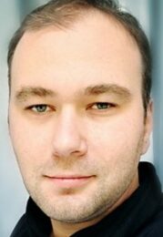 Андрей Волгин