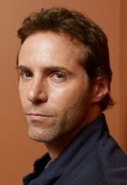 Alessandro Nivola