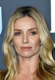 Annabelle Wallis