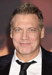 Holt McCallany
