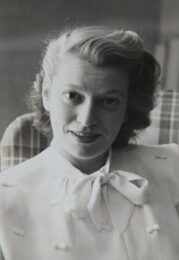 Isobel Lennart