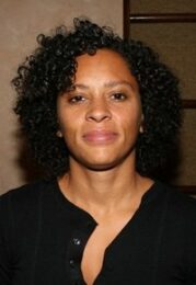 Nadia Hallgren