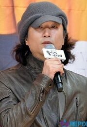 Shin Yoon-sub